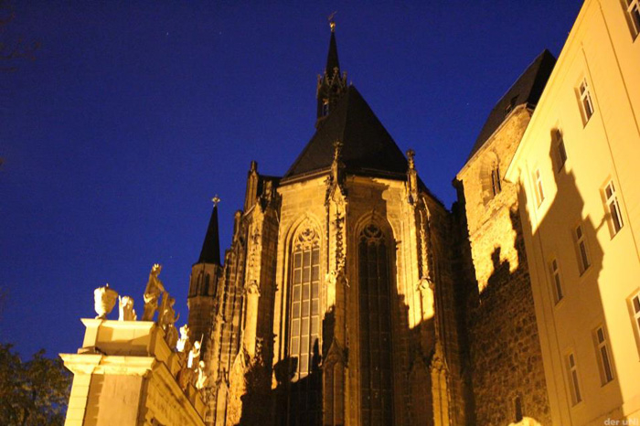 Schloßkirche bie Nacht