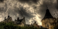 Schloss bei Gewitter